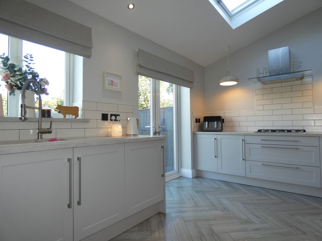 Kitchen- click for photo gallery